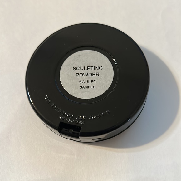 MAC cosmetics Disneys Malelificent sculpting powder in Sculpt - Picture 3 of 3